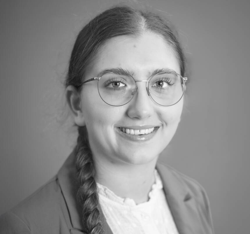 Svenja_Hostettler.jpg Svenja_Hostettler.jpg